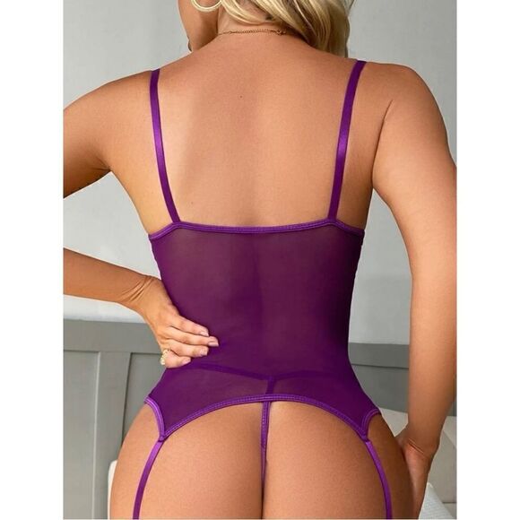 Sexy Floral Lace Lingerie Set with Stockings - Picture 2 of 9